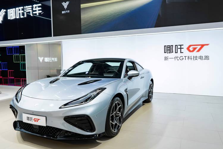 东莞莞城区阳翔欧企业管理咨询哪吒汽车在智能汽车领域的表现，领途汽车在新能源汽车市场中的影响力